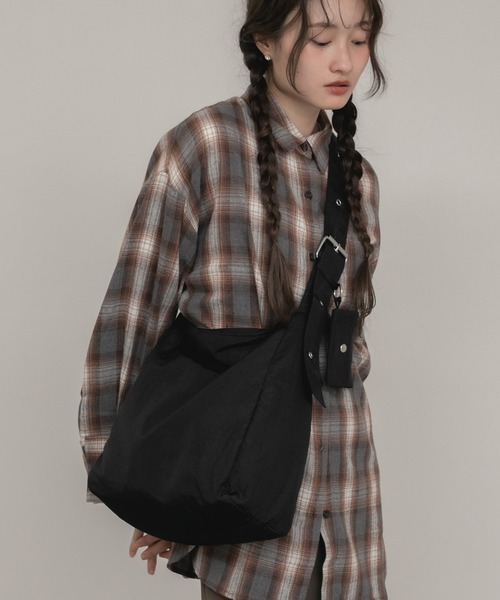 ナイロンベルトショルダーバッグ/A4 ベルトバッグ ナイロン 黒 白 赤