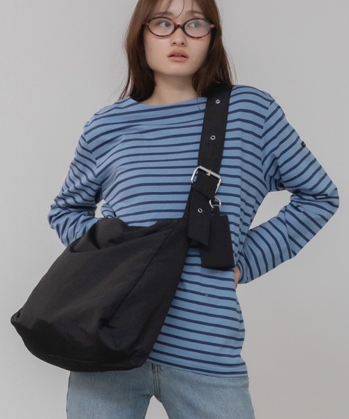 ナイロンベルトショルダーバッグ/A4 ベルトバッグ ナイロン 黒 白 赤