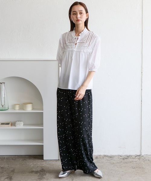 VitaFelice（ヴィータフェリーチェ）の「スムースタッチ総柄ロングパンツ（ルームウェア/パジャマ・レディース・ブルー系1/ブラック系1/グレー系1/パープル系1/ベージュ系1/ネイビー系/ホワイト系1/ホワイト系2/グレー系2/ネイビー系1・FREE）」の11枚目の写真