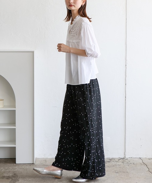 VitaFelice（ヴィータフェリーチェ）の「スムースタッチ総柄ロングパンツ（ルームウェア/パジャマ・レディース・ブルー系1/ブラック系1/グレー系1/パープル系1/ベージュ系1/ネイビー系/ホワイト系1/ホワイト系2/グレー系2/ネイビー系1・FREE）」の12枚目の写真