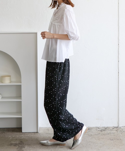 VitaFelice（ヴィータフェリーチェ）の「スムースタッチ総柄ロングパンツ（ルームウェア/パジャマ・レディース・ブルー系1/ブラック系1/グレー系1/パープル系1/ベージュ系1/ネイビー系/ホワイト系1/ホワイト系2/グレー系2/ネイビー系1・FREE）」の13枚目の写真