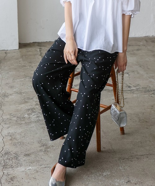 VitaFelice（ヴィータフェリーチェ）の「スムースタッチ総柄ロングパンツ（ルームウェア/パジャマ・レディース・ブルー系1/ブラック系1/グレー系1/パープル系1/ベージュ系1/ネイビー系/ホワイト系1/ホワイト系2/グレー系2/ネイビー系1・FREE）」の21枚目の写真