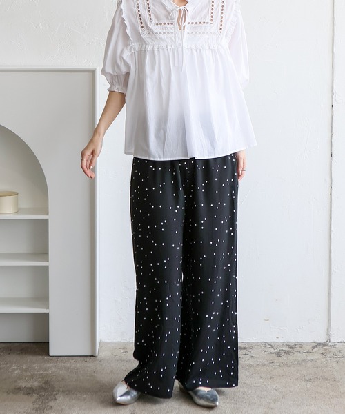 VitaFelice（ヴィータフェリーチェ）の「スムースタッチ総柄ロングパンツ（ルームウェア/パジャマ・レディース・ブルー系1/ブラック系1/グレー系1/パープル系1/ベージュ系1/ネイビー系/ホワイト系1/ホワイト系2/グレー系2/ネイビー系1・FREE）」の22枚目の写真