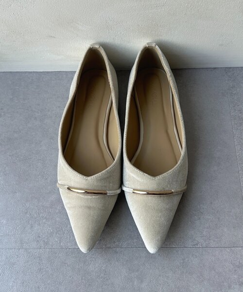 Thevon（ゼボン）の「GLDラインベロアパンプス（パンプス・レディース・アイボリー/ブラック・M/L）」の16枚目の写真