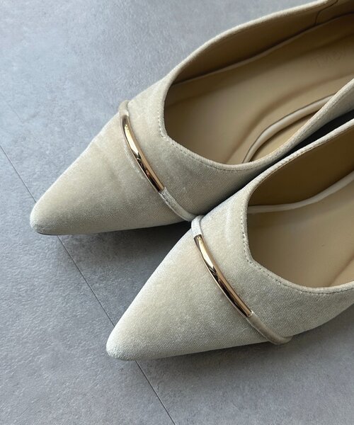 Thevon（ゼボン）の「GLDラインベロアパンプス（パンプス・レディース・アイボリー/ブラック・M/L）」の17枚目の写真