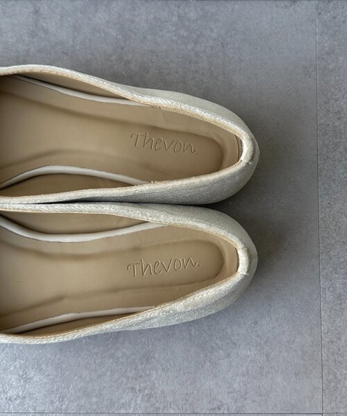 Thevon（ゼボン）の「GLDラインベロアパンプス（パンプス・レディース・アイボリー/ブラック・M/L）」の19枚目の写真