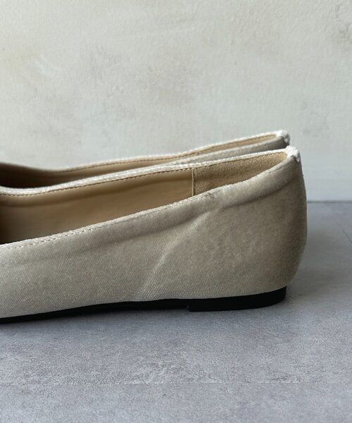 Thevon（ゼボン）の「GLDラインベロアパンプス（パンプス・レディース・アイボリー/ブラック・M/L）」の20枚目の写真