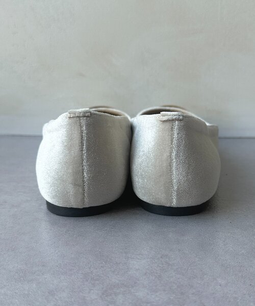 Thevon（ゼボン）の「GLDラインベロアパンプス（パンプス・レディース・アイボリー/ブラック・M/L）」の21枚目の写真