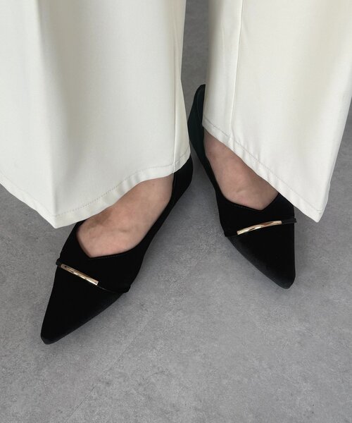 Thevon（ゼボン）の「GLDラインベロアパンプス（パンプス・レディース・アイボリー/ブラック・M/L）」の3枚目の写真