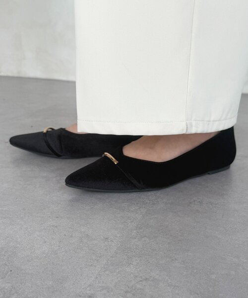 Thevon（ゼボン）の「GLDラインベロアパンプス（パンプス・レディース・アイボリー/ブラック・M/L）」の4枚目の写真