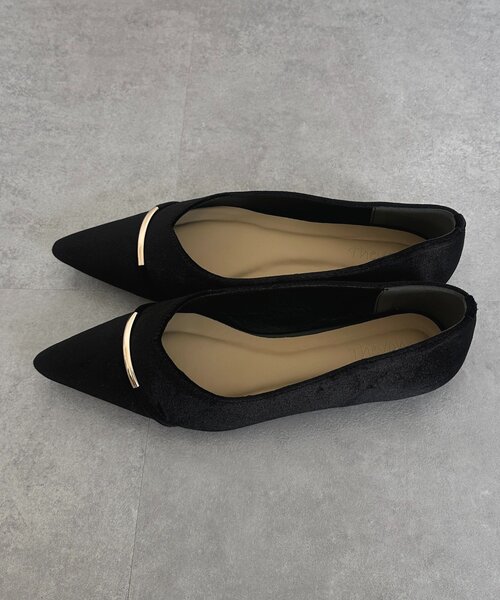 Thevon（ゼボン）の「GLDラインベロアパンプス（パンプス・レディース・アイボリー/ブラック・M/L）」の7枚目の写真