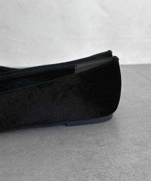 Thevon（ゼボン）の「GLDラインベロアパンプス（パンプス・レディース・アイボリー/ブラック・M/L）」の8枚目の写真
