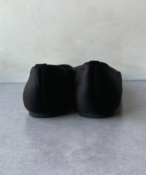 Thevon（ゼボン）の「GLDラインベロアパンプス（パンプス・レディース・アイボリー/ブラック・M/L）」の11枚目の写真