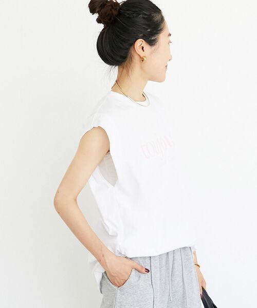 le.coeur blanc(ルクールブラン)の「toujoursロゴプリントフレンチTシャツ(Tシャツ/カットソー・レディース・ブラック系その他/ブルー系その他2/ピンク系その他2・38)」の18枚目の写真