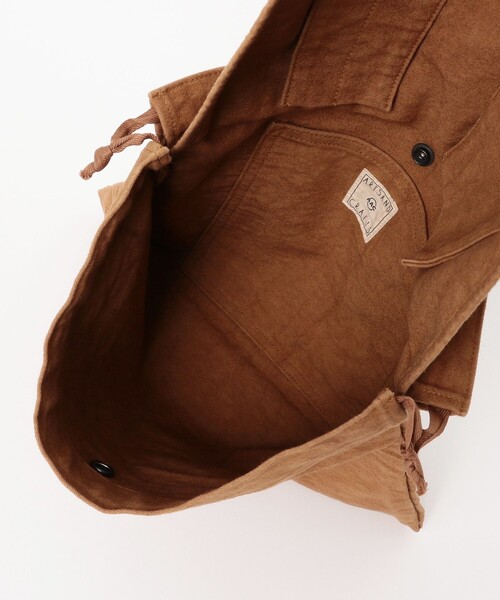 ARTS & CRAFTS(アーツアンドクラフト)の「【別注】ARTS & CRAFTS / FIRST AID POUCH MOD 柿渋炭(トートバッグ・メンズ・ライトブラウン・ONE SIZE)」の15枚目の写真