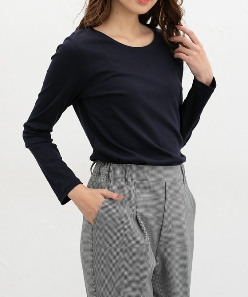 Honeys（ハニーズ）の「きれいめクルーネックＴ（Tシャツ/カットソー・レディース・ネイビー/ホワイト/グレイッシュベージュ/ブラック・3L/L/LL/M/S）」の4枚目の写真