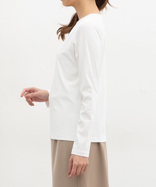 Honeys（ハニーズ）の「きれいめクルーネックＴ（Tシャツ/カットソー・レディース・ネイビー/ホワイト/グレイッシュベージュ/ブラック・3L/L/LL/M/S）」の9枚目の写真