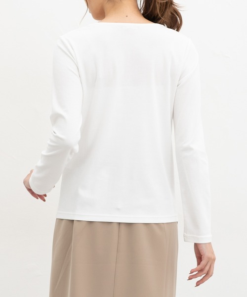 Honeys（ハニーズ）の「きれいめクルーネックＴ（Tシャツ/カットソー・レディース・ネイビー/ホワイト/グレイッシュベージュ/ブラック・3L/L/LL/M/S）」の10枚目の写真