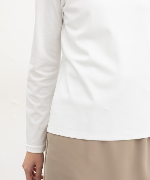 Honeys（ハニーズ）の「きれいめクルーネックＴ（Tシャツ/カットソー・レディース・ネイビー/ホワイト/グレイッシュベージュ/ブラック・3L/L/LL/M/S）」の13枚目の写真