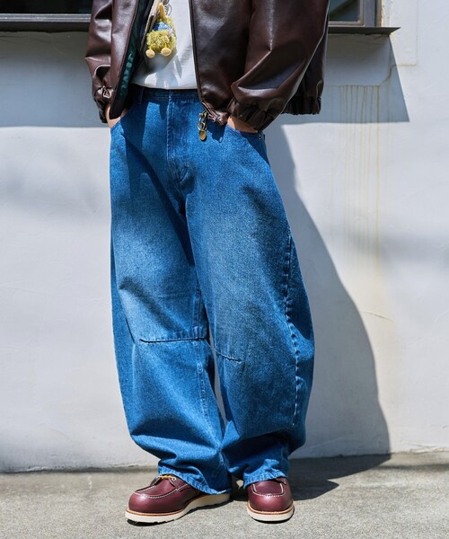 FREAK'S STORE（フリークスストア）の「ワイドシルエット カーブデニムパンツ ワンウォッシュ（デニムパンツ・メンズ・ブラック/ネイビー/ブルー/ライトグレー・LARGE/SMALL/MEDIUM）」の5枚目の写真