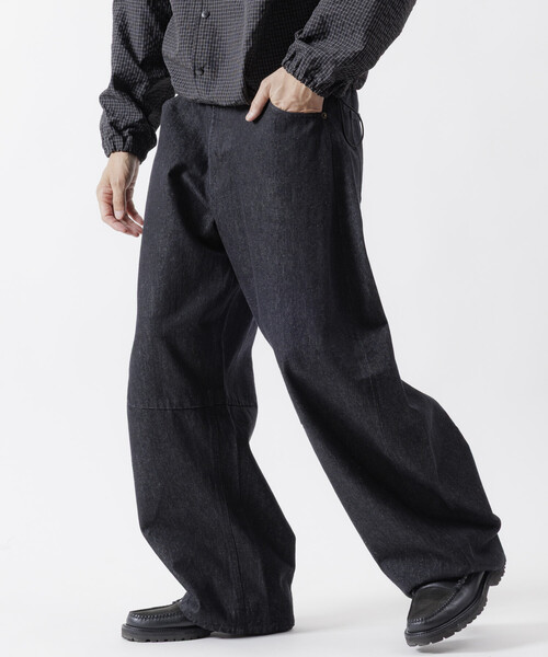 FREAK'S STORE（フリークスストア）の「FREAK’S STORE/フリークスストア ワイドシルエット カーブデニムパンツ ワンウォッシュ（デニムパンツ・メンズ・ブラック/ネイビー/ブルー/ライトグレー・LARGE/SMALL/MEDIUM）」の5枚目の写真