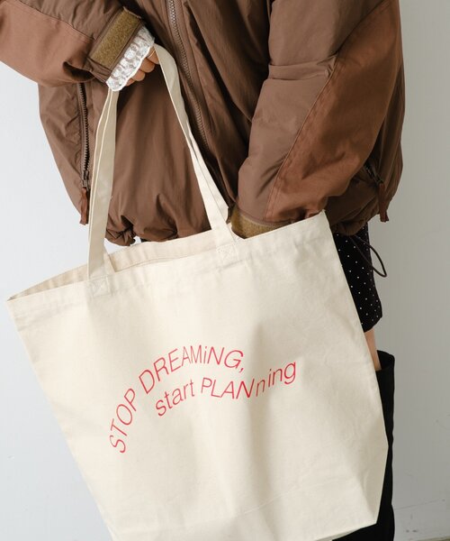 WHIMSIC（ウィムジック）の「【UNISEX】シェンタスティック スタジオシルクスクリーンプリントBAG（トートバッグ・レディース・オフホワイト/ブルー/イエロー/ピンク/グリーン・ONE SIZE）」の2枚目の写真