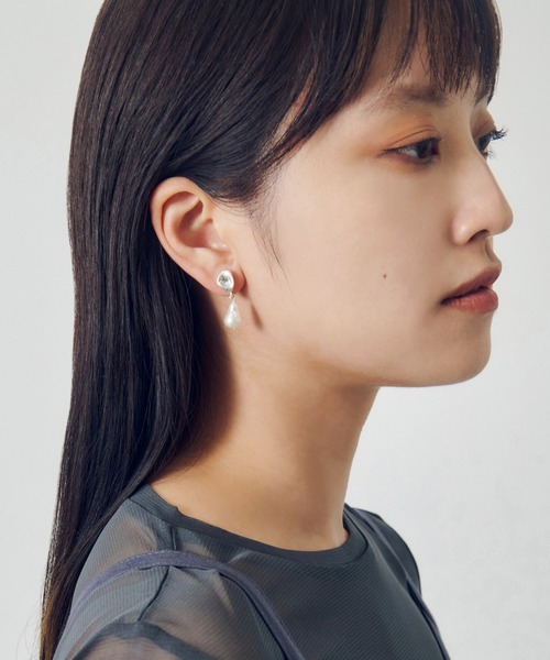 GOLDY(ゴールディ)の「ウォーター パール ×メタル イヤリング(イヤリング・レディース・シルバー/ゴールド/シルバー系その他/ゴールド系その他・FREE)」の13枚目の写真