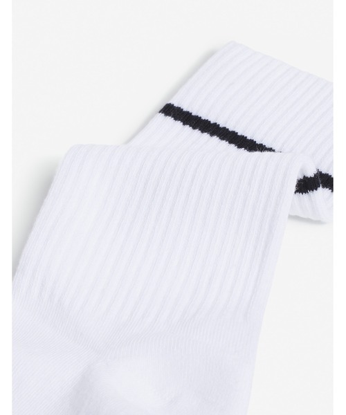 Maison Kitsune(メゾンキツネ)の「PROFILE FOX SPORTY SOCKS(ソックス/靴下・メンズ・ホワイト/ブラック・S/M)」の5枚目の写真