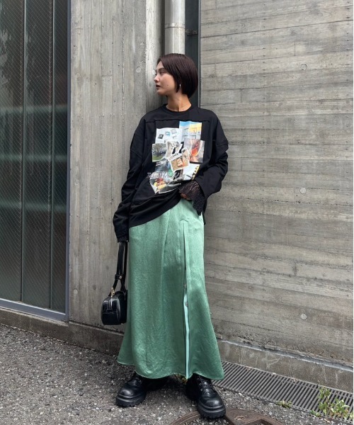 Ameri（アメリ）の「HEAVY SATIN ASYMMETRY TUCK SKIRT（スカート・レディース・ライトグレー/グリーン/ネイビー・SMALL/MEDIUM）」の8枚目の写真