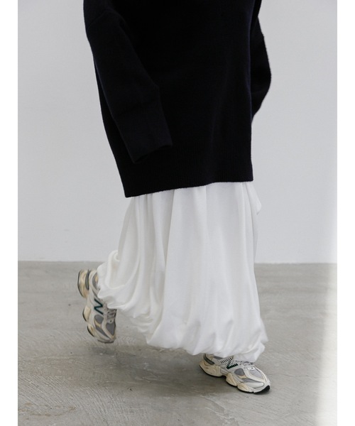 Katrin TOKYO(カトリーントーキョー)の「balloon satin skirt(スカート・レディース・ホワイト/ダークブラウン・FREE/XS)」の2枚目の写真
