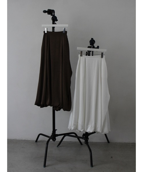 Katrin TOKYO(カトリーントーキョー)の「balloon satin skirt(スカート・レディース・ホワイト/ダークブラウン・FREE/XS)」の11枚目の写真