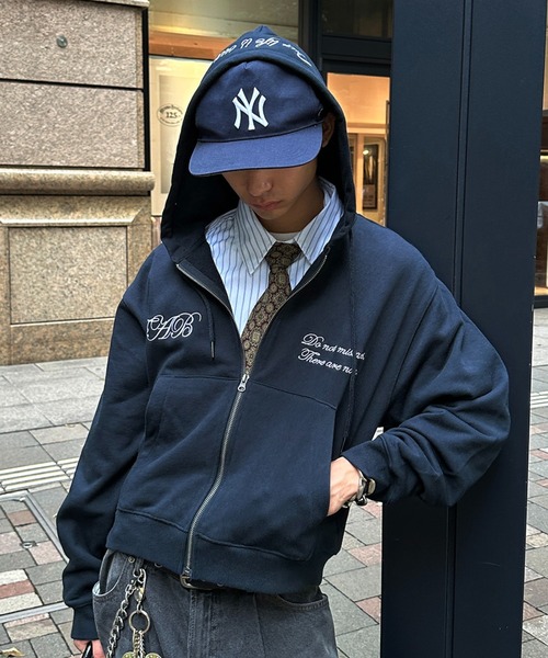 FEMBROIDERED DESIGN FULL ZIP HOODIE／刺繍デザインフルジップ