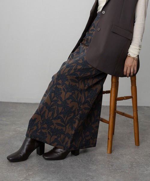 Floran(フローラン)の「花柄プリントナロースカート(スカート・レディース・ベージュ/ブラウン/チャコールグレー・FREE)」の20枚目の写真