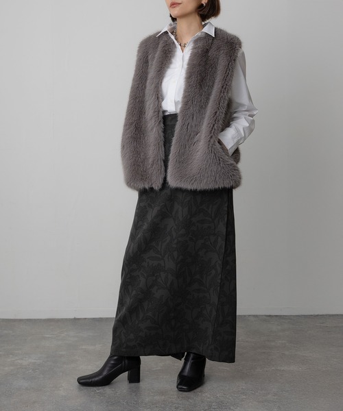 Floran(フローラン)の「花柄プリントナロースカート(スカート・レディース・ベージュ/ブラウン/チャコールグレー・FREE)」の7枚目の写真