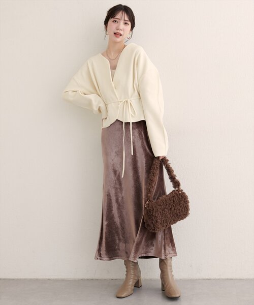 natural couture（ナチュラルクチュール）の「【WEB限定】〈osono〉ウエストベルト付ニットジャケット（カーディガン/ボレロ・レディース・グレイッシュベージュ/サックスブルー/オフホワイト/チャコールグレー・FREE）」の18枚目の写真