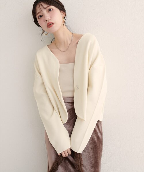 natural couture（ナチュラルクチュール）の「【WEB限定】〈osono〉ウエストベルト付ニットジャケット（カーディガン/ボレロ・レディース・グレイッシュベージュ/サックスブルー/オフホワイト/チャコールグレー・FREE）」の17枚目の写真