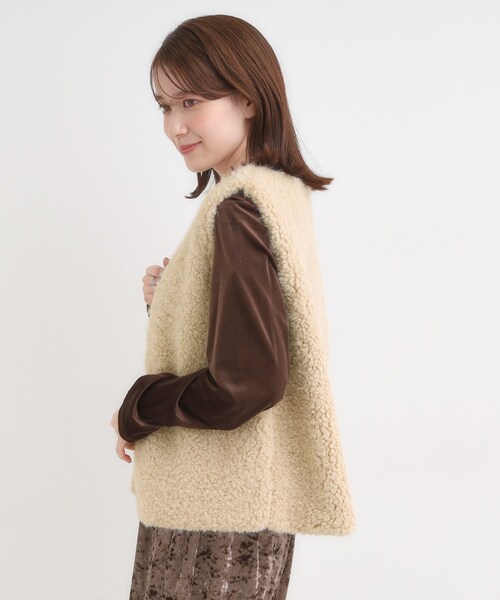 DRESKIP(ドレスキップ)の「ふわふわファーベスト(ベスト・レディース・ベージュ/ブラウン系/チャコールグレー・00)」の9枚目の写真