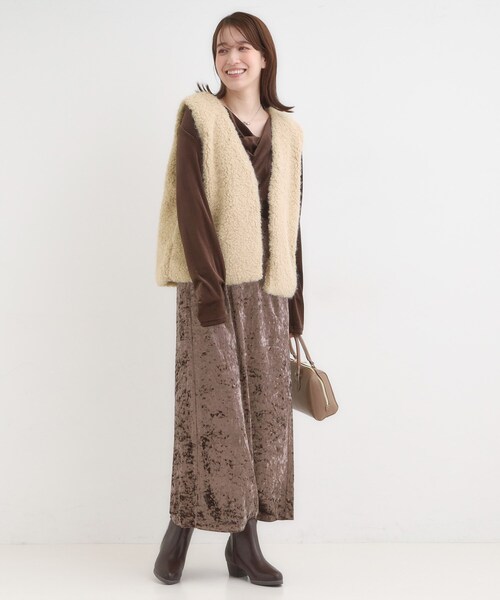 DRESKIP(ドレスキップ)の「ふわふわファーベスト(ベスト・レディース・ベージュ/ブラウン系/チャコールグレー・00)」の10枚目の写真