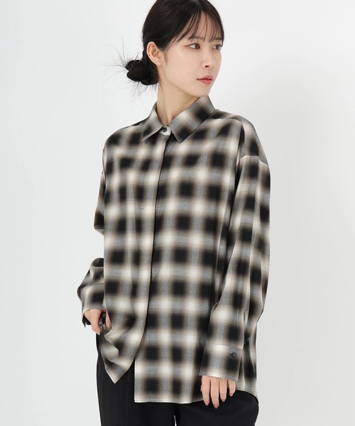 STRAWBERRY-FIELDS（ストロベリーフィールズ）の「オンブレーチェック（シャツ/ブラウス・レディース・ブラック系・2）」の2枚目の写真