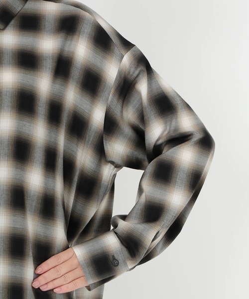 STRAWBERRY-FIELDS（ストロベリーフィールズ）の「オンブレーチェック（シャツ/ブラウス・レディース・ブラック系・2）」の7枚目の写真