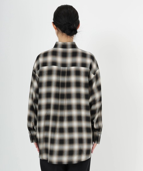 STRAWBERRY-FIELDS（ストロベリーフィールズ）の「オンブレーチェック（シャツ/ブラウス・レディース・ブラック系・2）」の4枚目の写真