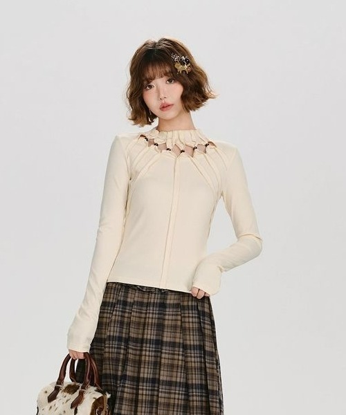 gossip!ロサンゼルス(ゴシップロサンゼルス)の「Y2Kガーリーカットアウト長袖Tシャツ(Tシャツ/カットソー・レディース・ダークグレー/ブラウン/オフホワイト・FREE)」の7枚目の写真