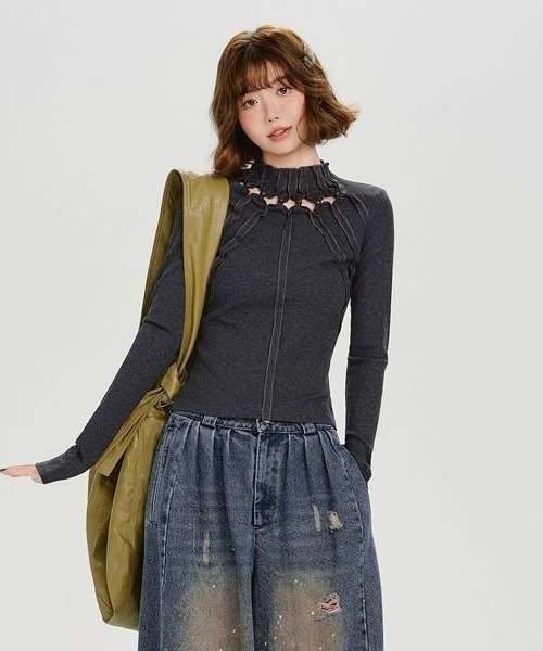 gossip!ロサンゼルス(ゴシップロサンゼルス)の「Y2Kガーリーカットアウト長袖Tシャツ(Tシャツ/カットソー・レディース・ダークグレー/ブラウン/オフホワイト・FREE)」の12枚目の写真