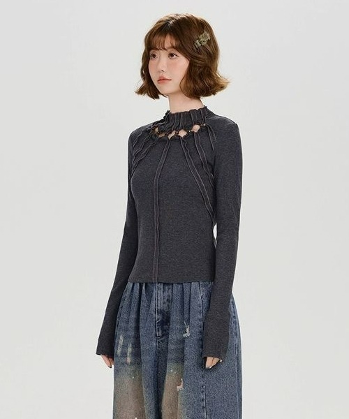 gossip!ロサンゼルス(ゴシップロサンゼルス)の「Y2Kガーリーカットアウト長袖Tシャツ(Tシャツ/カットソー・レディース・ダークグレー/ブラウン/オフホワイト・FREE)」の18枚目の写真