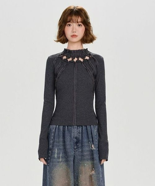 gossip!ロサンゼルス(ゴシップロサンゼルス)の「Y2Kガーリーカットアウト長袖Tシャツ(Tシャツ/カットソー・レディース・ダークグレー/ブラウン/オフホワイト・FREE)」の19枚目の写真