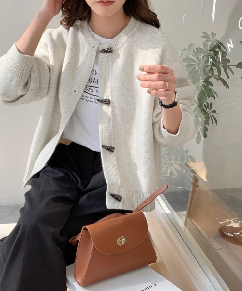 Miniministore(ミニミニストア)の「韓国風トグルボタンニットカーディガン秋冬(カーディガン/ボレロ・レディース・アイボリー/グレー/ピンク/ライトブルー/ライトイエロー・FREE)」の7枚目の写真