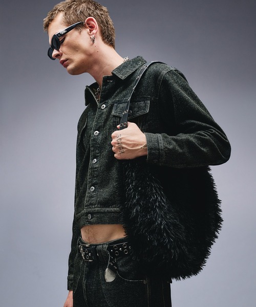 ANDER HUNK（アンダーハンク）の「Eyelet Design Fur Shoulder Bag / アイレットデザインファーバッグ（ショルダーバッグ・メンズ・ブラック・FREE）」の8枚目の写真