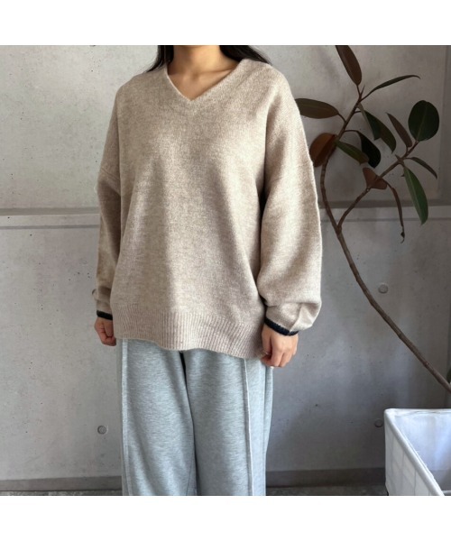 amini（アミニ）の「配色Vネックニットプルオーバー（ニット/セーター・レディース・チャコールグレー/オレンジ/ベージュ・FREE）」の13枚目の写真