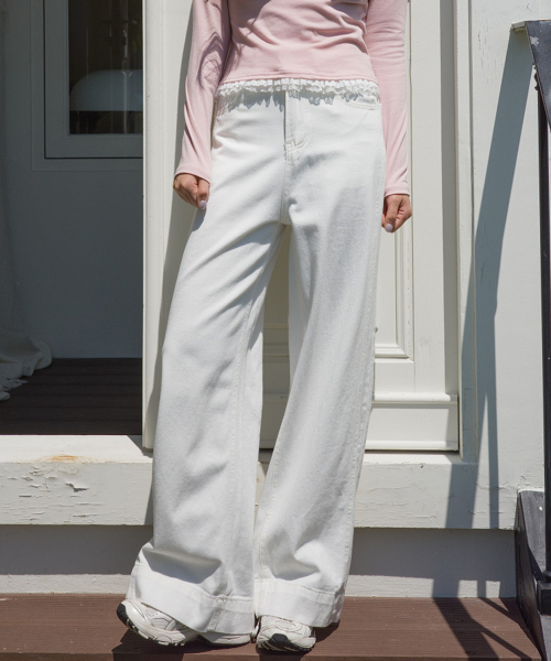 muahmuah(ムーアムーア)の「ホワイトワイドデニムパンツ(デニムパンツ・レディース・その他・SMALL/MEDIUM/LARGE)」の2枚目の写真