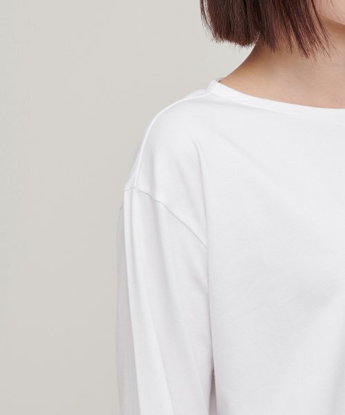 MUSINSA STANDARD WOMAN（ムシンサスタンダードウーマン）の「ウーマンズリラックスボートネック長袖Tシャツ[ホワイト]（Tシャツ/カットソー・レディース・その他・SMALL/MEDIUM/LARGE/X-SMALL）」の5枚目の写真